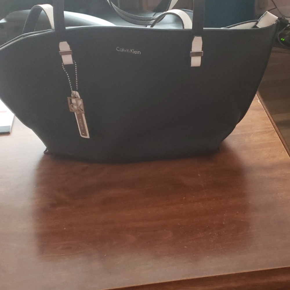 Calvin Klein purse - Picture 1 of 1